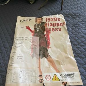 1920 flapper dress with accessories size says large but is more like medium